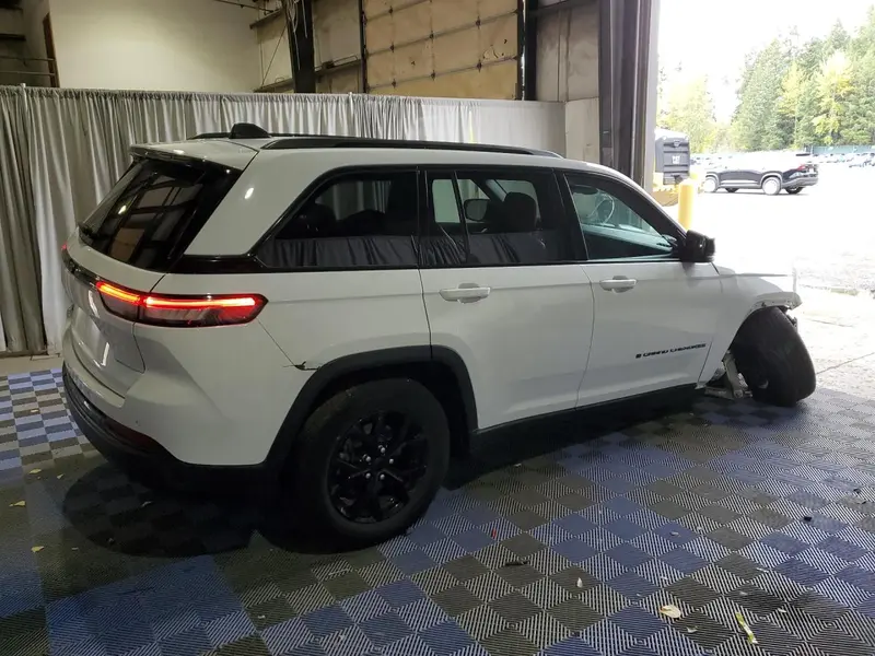 2024 Jeep Grand Cherokee, VIN 1C4RJHAG7R8535016, photo 16 of 20