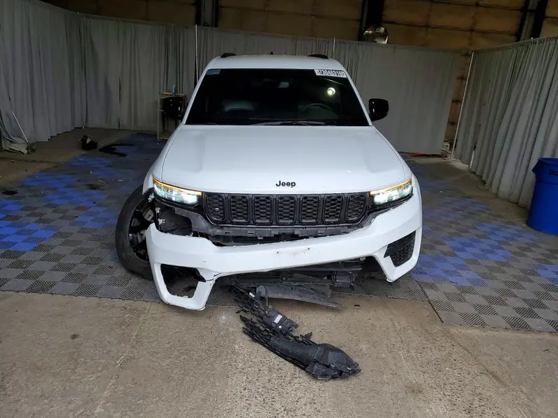 2024 Jeep Grand Cherokee, VIN 1C4RJHAG7R8535016, photo 5 of 20