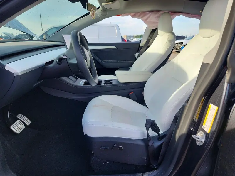 2025 Tesla Model Y, VIN 7SAYGDEF8SA375318, photo 7 of 13